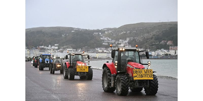 Food shortage plan being drawn up to thwart a farmers’ strike, minister admits