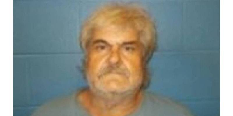 AR man accused of seeking sex with young girls online