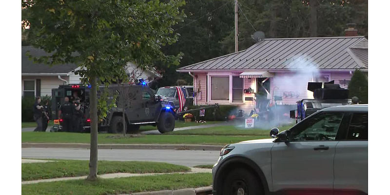 Waukesha standoff, tactical response; man taken into custody