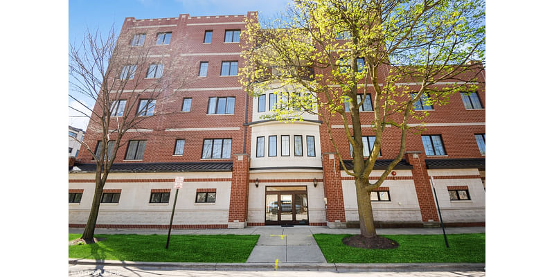 River Forest Condo sale breaks record