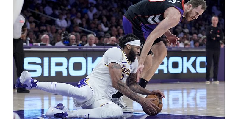 Lakers’ Davis ruled out against Raptors with eye injury after blocking Jakob Poeltl’s dunk attempt