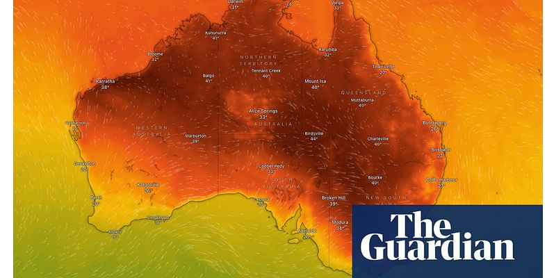 Heatwave to sweep across large parts of Australia as bushfire threatens Queensland border town