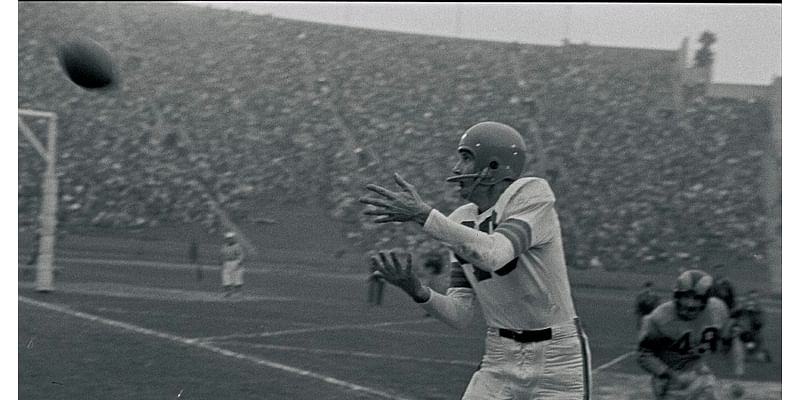 Browns History: Oldest living player Dub Jones passes