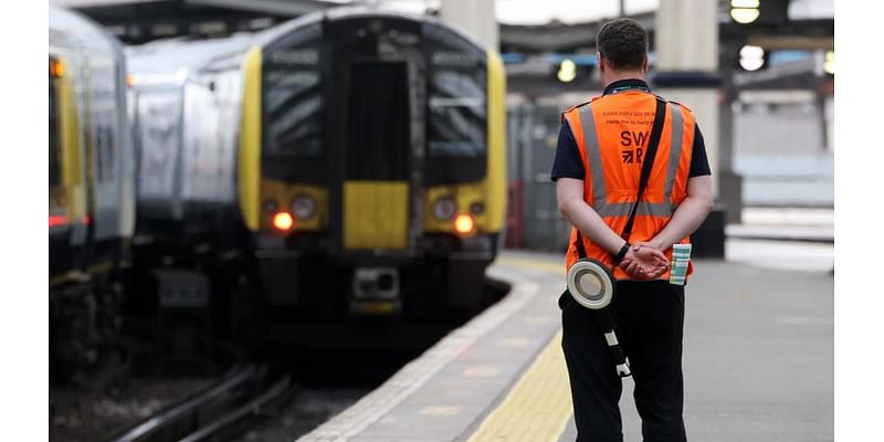 Train drivers accept pay deal to end strike action