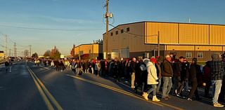 Crowds of Trump supporters turn out for rally at Lancaster Airport in campaign's final days