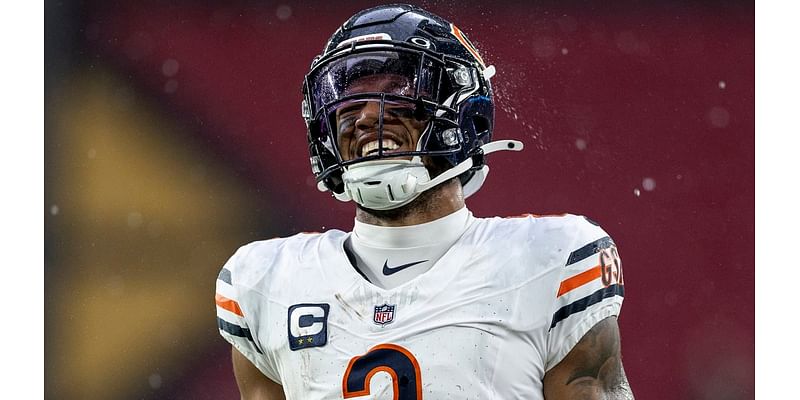 Football fans left confused after Bears star appears to walk off the field in the middle of a play