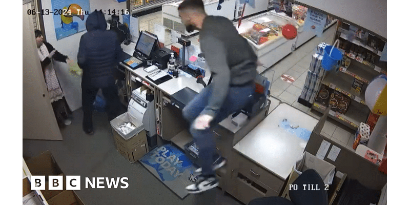 Armed robber tackled on CCTV by Dunfermline Nisa staff is jailed