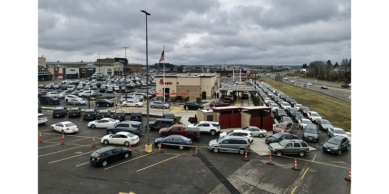 Chick-fil-A opening in Duluth draws huge line of customers