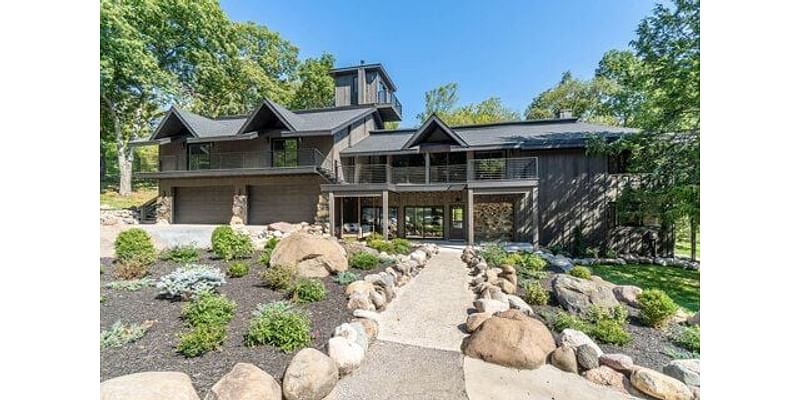 5 Bedroom Home in Lake Geneva - $1,795,000