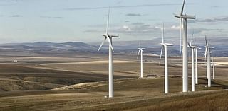 After Inslee’s push for bigger Tri-Cities wind farm, lawmaker wants to limit his authority