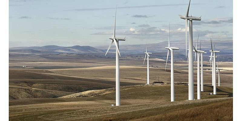 After Inslee’s push for bigger Tri-Cities wind farm, lawmaker wants to limit his authority