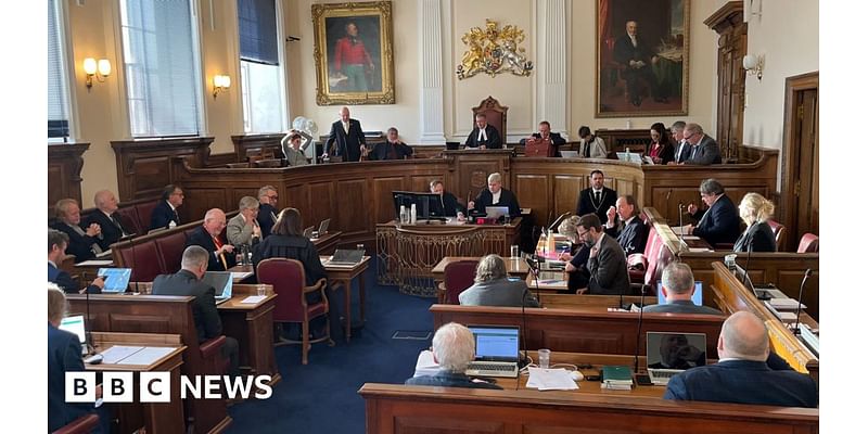 Plan to increase number of Guernsey deputies by seven