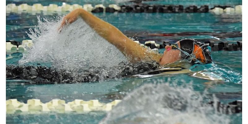 Oregon standout girls swimmer commits to Big Ten program