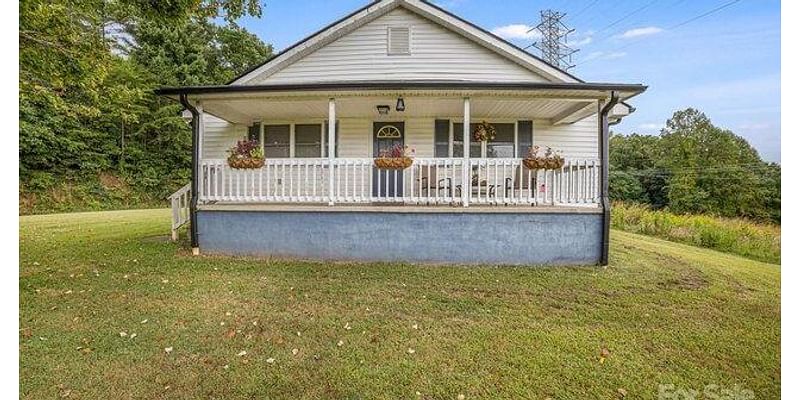 3 Bedroom Home in Marion - $310,000