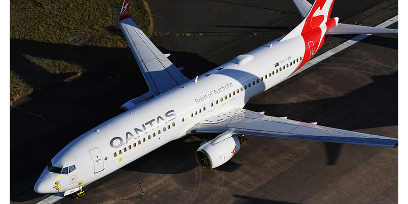 Passengers 'jolted' after Qantas plane suffers engine failure