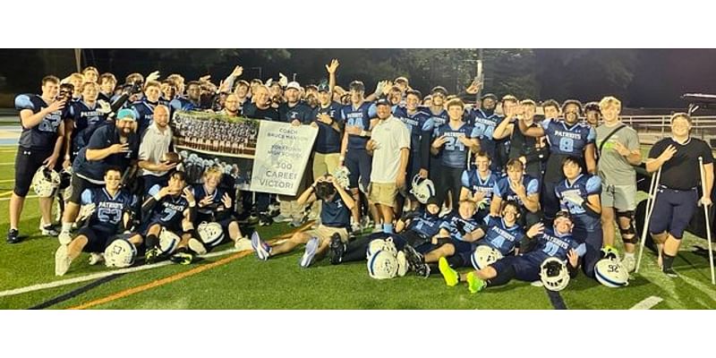 Yorktown football coach earns 300th career victory in win over Centreville