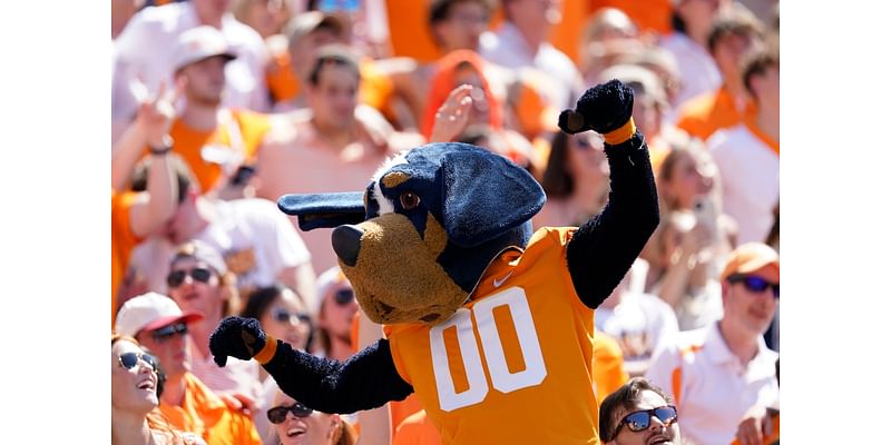 Where to watch Tennessee Vols vs Kentucky football streaming free today; TV channel, spread, game odds