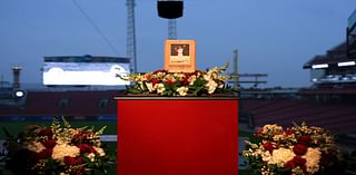 Reds honor Pete Rose with a 14-hour visitation at Great American Ball Park