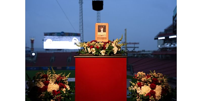 Reds honor Pete Rose with a 14-hour visitation at Great American Ball Park