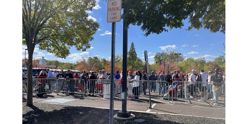 Trump town hall in oaks expo center in Montgomery County starts