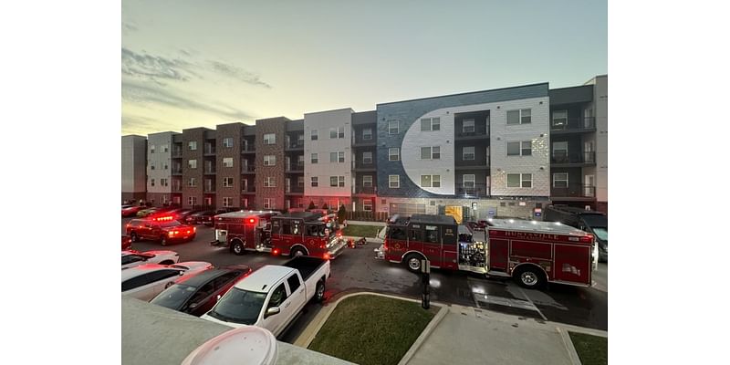 Huntsville Fire & Rescue crews respond to apartment fire