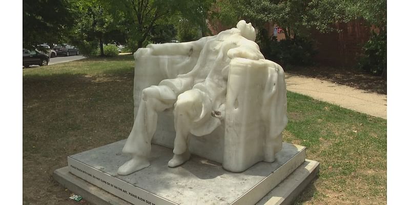 DC heat destroys wax sculpture of Lincoln Memorial