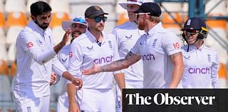 England head for Rawalpindi where Pakistan seek to spin and win again