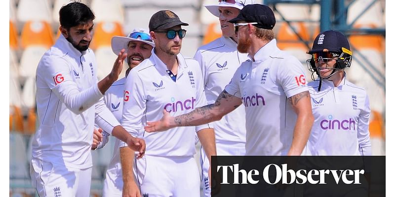 England head for Rawalpindi where Pakistan seek to spin and win again