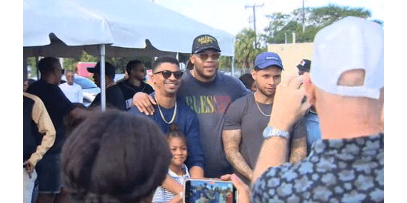 Flo Rida, local organizations team up to host annual giveaway of boxes with turkeys, fixings ahead of Thanksgiving - WSVN 7News