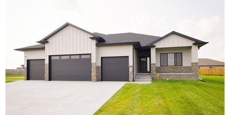 5 Bedroom Home in Lincoln - $563,000