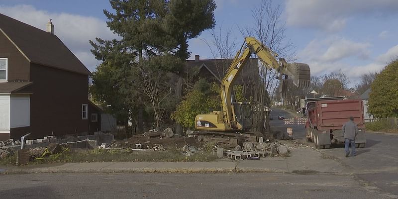 Marquette County Land Bank Authority demolishes 3rd St. building in Ishpeming