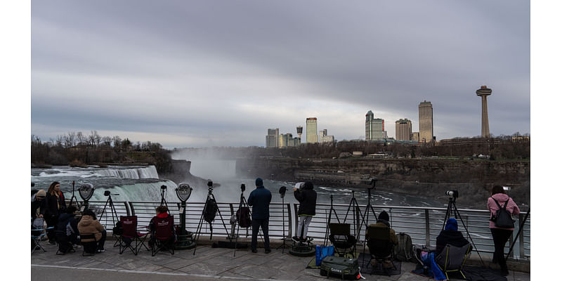 2 children & woman dead after going over Niagara Falls, troopers say it was intentional