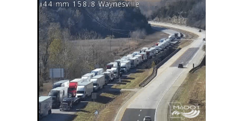 Flooding closes I-44 for over 20 miles near Rolla