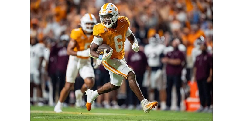 College football Week 12 odds, picks against the spread: Tennessee-Georgia, Oregon-Wisconsin and more