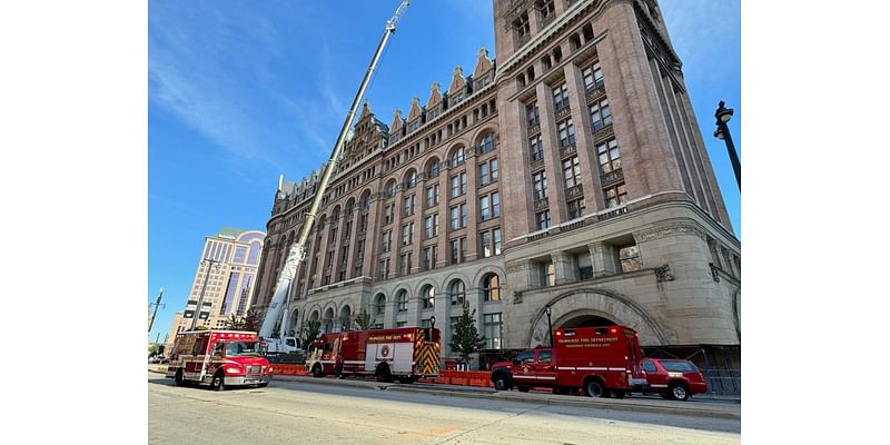 Hazmat team sent to Milwaukee City Hall to investigate package