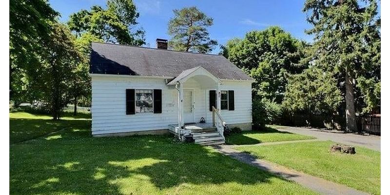 2 Bedroom Home in Ledyard - $159,900