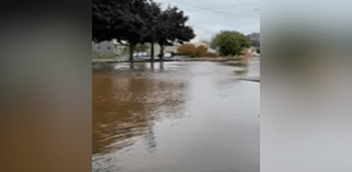 Large main break causes discolored water, floods Northwest Portland street