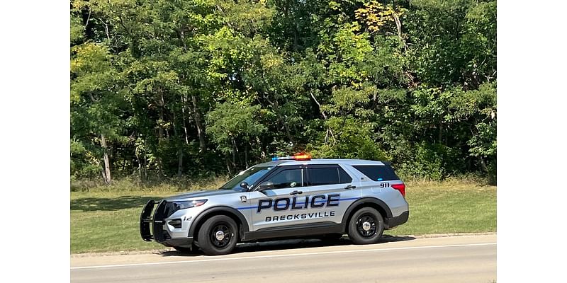 After missing turn, jackknifed truck leaks gas on Riverview Road: Brecksville Police Blotter