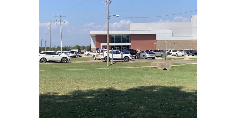 2 students in custody after reports of guns at AR school