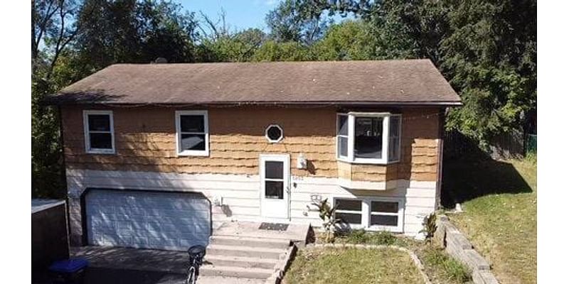 3 Bedroom Home in McHenry - $280,000