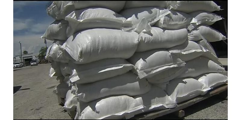 City of Miami Gardens joins multiple South Florida cities in hosting sandbag distribution - WSVN 7News