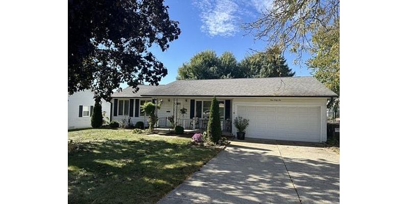 2 Bedroom Home in McHenry - $2,450