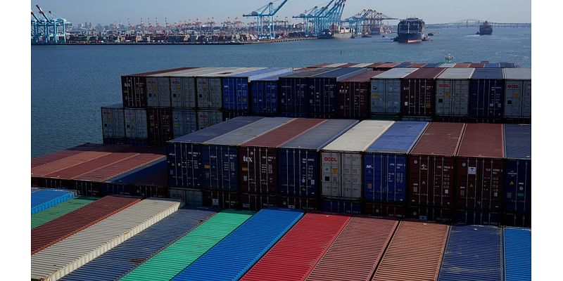 Longshoremen at key US ports threatening to strike over automation and pay