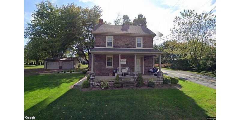 Sale closed in Denver: $350,000 for a three-bedroom home