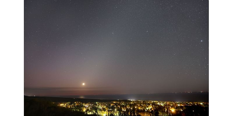 Astro Bob: Zodiacal light stands tall at dawn