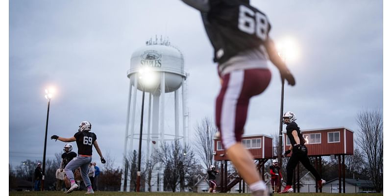 Small Minnesota school heads to first football semi