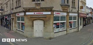 Three men arrested after Cirencester phone shop robbery