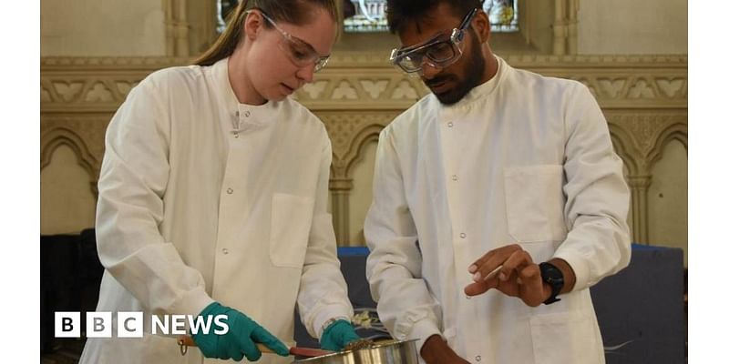 Cambridge scientists concoct incense from 10th Century recipe