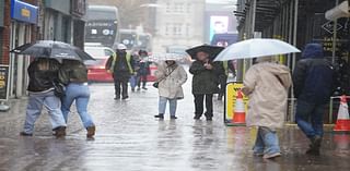 Winds of up to 80mph expected at the weekend as heavy rain batters UK