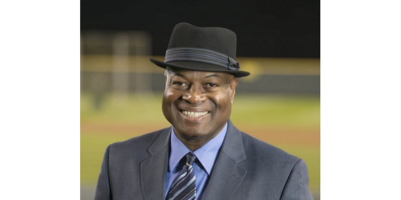 Yankees radio voice Dave Sims talks new gig, replacing John Sterling